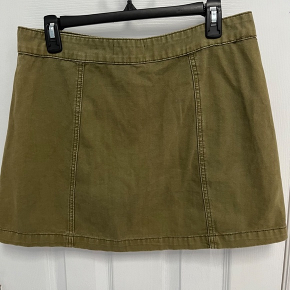 FOREVER 21 Women's Juniors green khaki distressed Button Down Mini Skirt Large - Picture 6 of 10